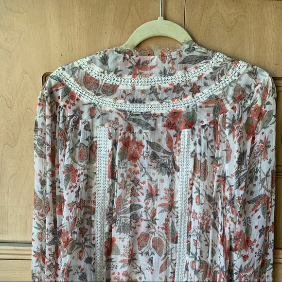 SEMI SHEER FLORAL LS BOHO TOP - Picture 2 of 8